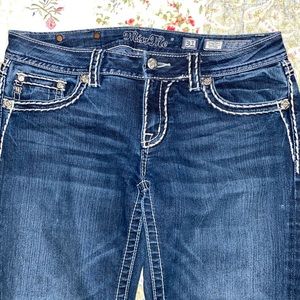 WOMEN’S Miss Me Denim skinny jeans. Size 31